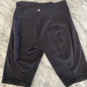 Lululemon bike shorts size 8